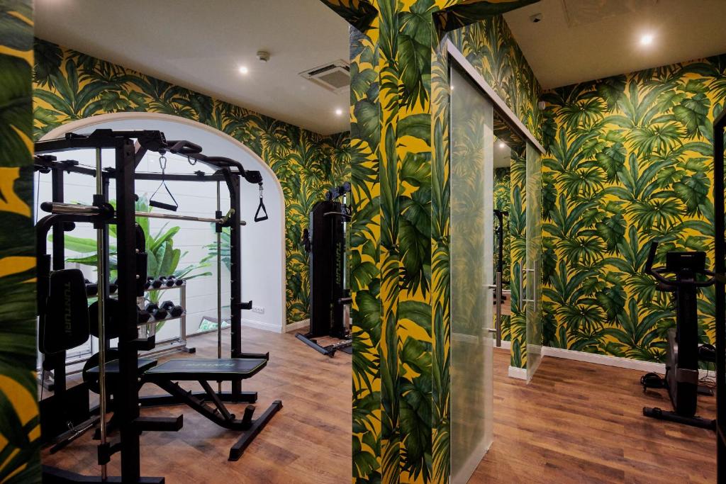 Mystery Hotel Budapest - image 4