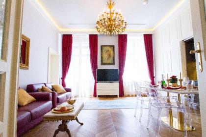 Zrinyi Basilica Luxurious Residence