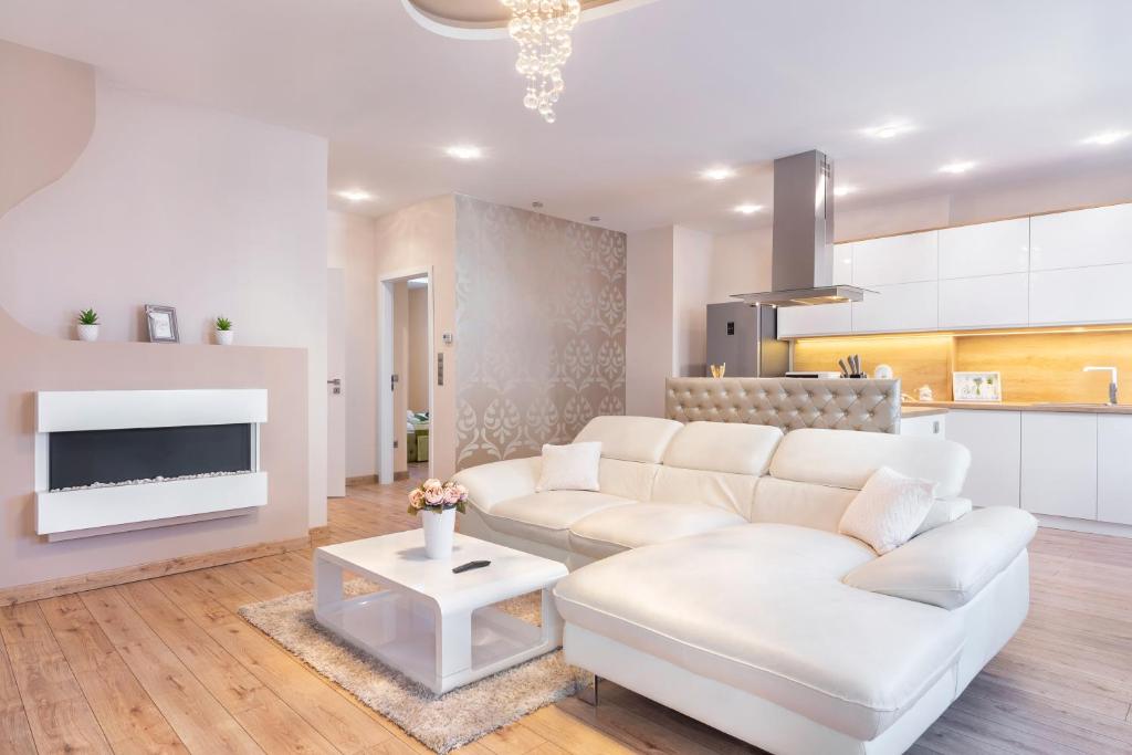 Raday Grand Deluxe Home - main image