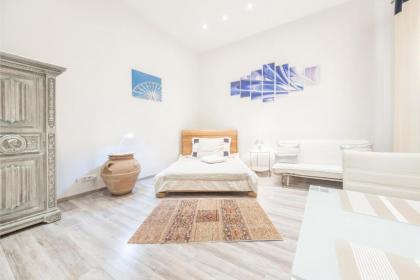 ATLANTA apartment is in the heart of Budapest - image 10