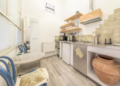 ATLANTA apartment is in the heart of Budapest - image 12