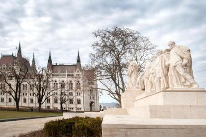 ATLANTA apartment is in the heart of Budapest - image 4