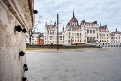 ATLANTA apartment is in the heart of Budapest - image 5