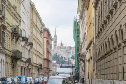 ATLANTA apartment is in the heart of Budapest - image 9