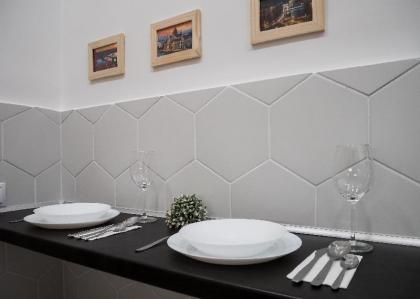 Stunning Studio Apartment - image 5
