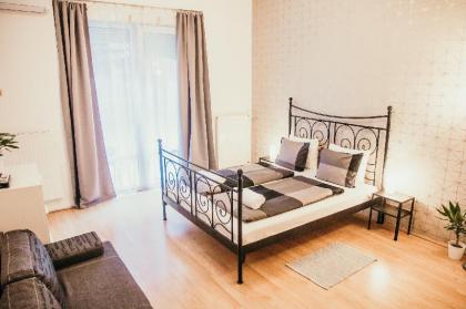 Elite Studio Apartments 