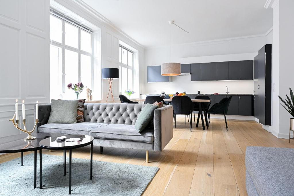 Executive Central Apartments - main image