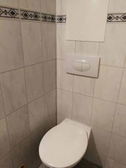 Studio for 2 w/private bath & kitchenette -Room 14 - image 4