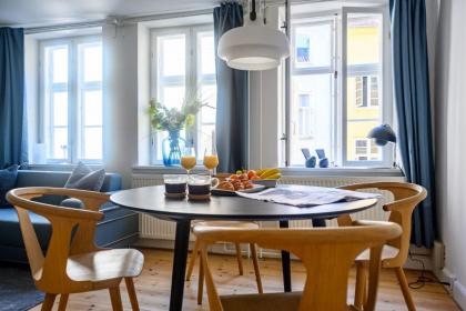 Cozy 1-bedroom apartment in the historical center of Copenhagen close to Tivoli - image 1