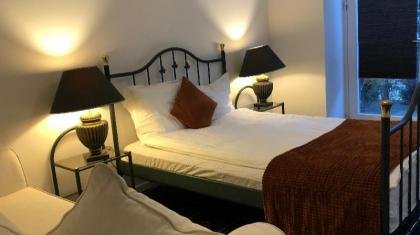 Metro Apartment