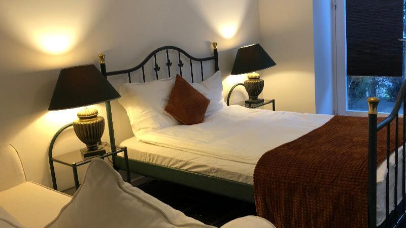 Metro Apartment - main image