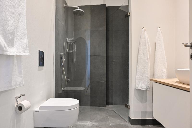 Modern 3-bedroom luxury apartment in the heart of Copenhagen - image 4