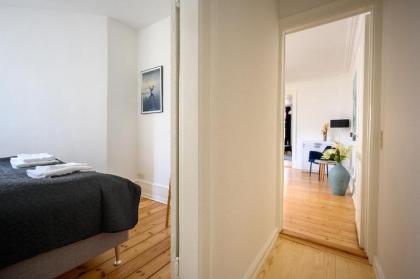Brilliant Two-bedroom Apartment within walking distance to Nyhavn - image 10