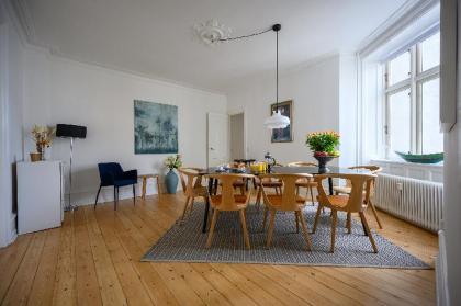 Brilliant Two-bedroom Apartment within walking distance to Nyhavn - image 6
