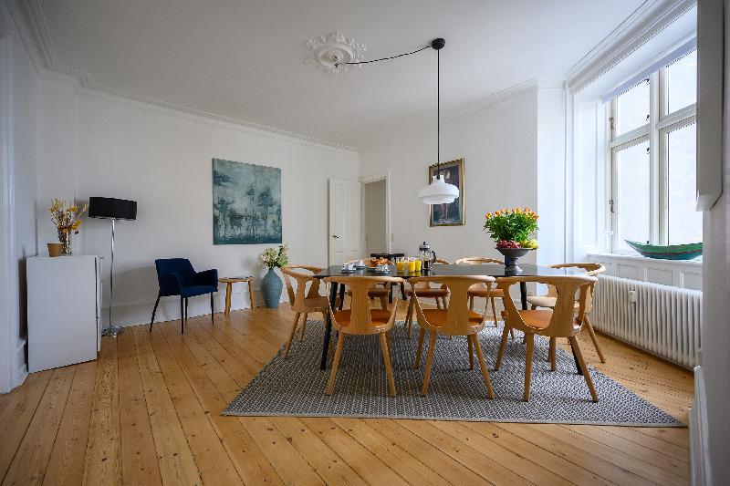 Brilliant Two-bedroom Apartment within walking distance to Nyhavn - image 6