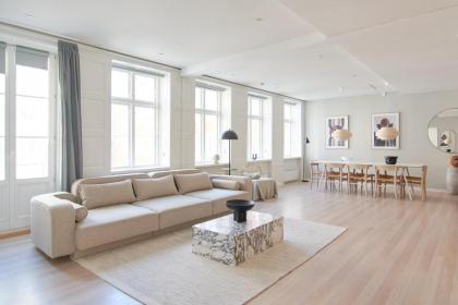 2BR in Vibrant & Colourful Nyhavn Copenhagen City 