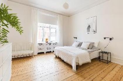 NEW 201m2 Apartment City centre next to Tivoli