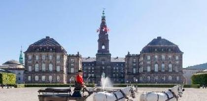 NEW 102M apt. Heart of copenhagen Shopping street - image 15