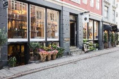 NEW 102M apt. Heart of copenhagen Shopping street - image 8