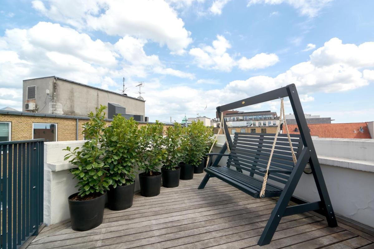 LUXURY Penthouse · Private Balcony · Heart of Copenhagen - image 3