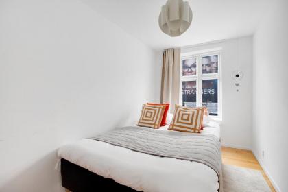 Sanders Regent - Popular Three-Bedroom Apartment Near Central Square - image 12