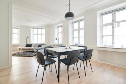 Spacious Tivoli Gardens Apartment w 2 bedrooms