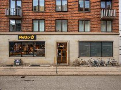 Trendy and bright 1 bedroom apartment with 2 balconies in central Copenhagen