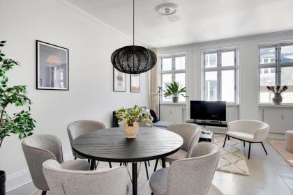 Sanders City - Nimble One-Bedroom Apartment In the Lovely Capital - image 2