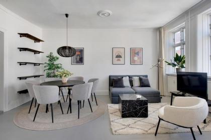 Sanders City - Nimble One-Bedroom Apartment In the Lovely Capital - image 9