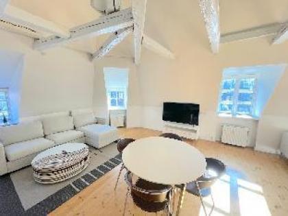 Bright Apartment · Next  to Tivoli · Heart of CPH
