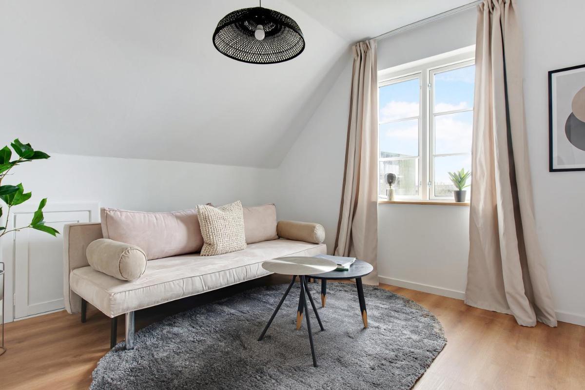 Sanders Charm - Amazing Two-Bedroom Apartment with Shared Garden - main image