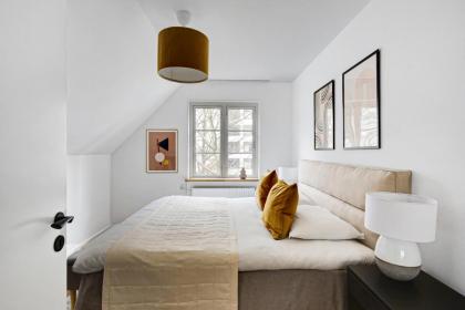 Sanders Charm - Amazing Two-Bedroom Apartment with Shared Garden - image 11
