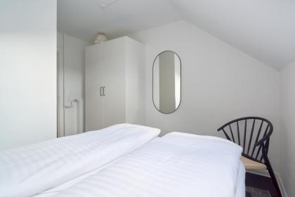 Beautiful 3 Bedroom Flat Near Shopping & Metro - image 15