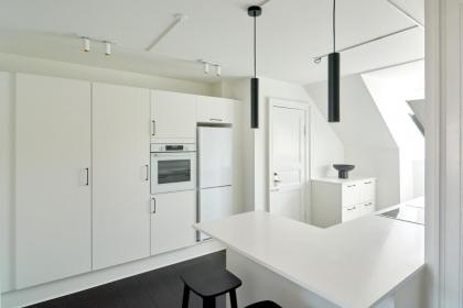 Beautiful 3 Bedroom Flat Near Shopping & Metro - image 30