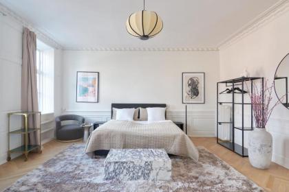 Deluxe Flat at Perfect Location