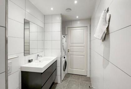 Family-Friendly 3BR Retreat - image 22