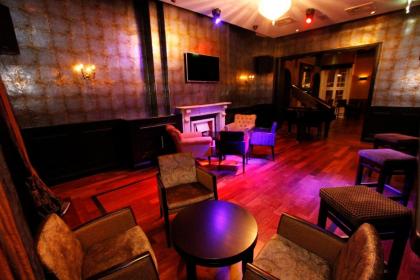 Jackson Court Hotel - image 22