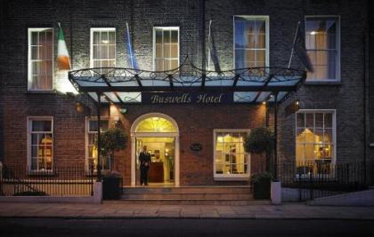 Buswells Hotel - image 1