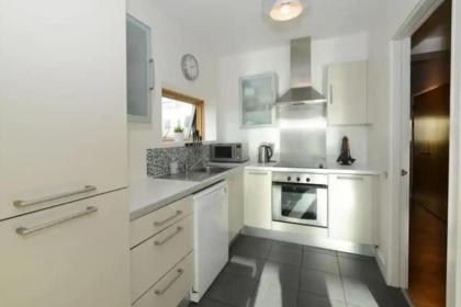 Bright 2BD Flat with Private Balcony - Dublin Dublin 