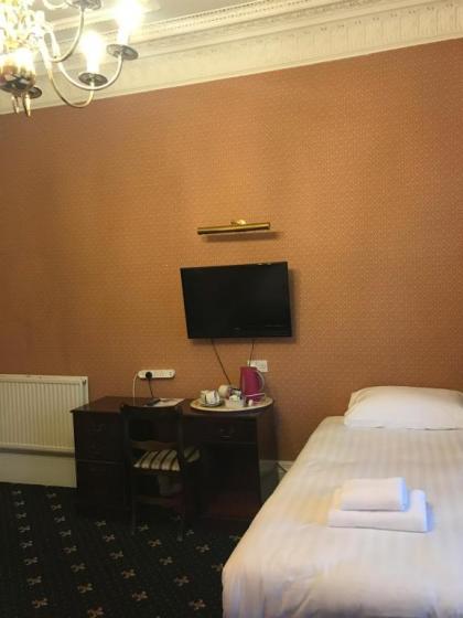 Alexander Guest House - image 12