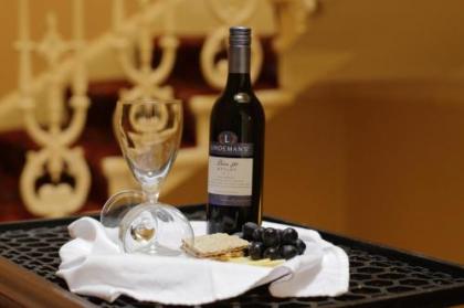 Thistle Hotel - image 12