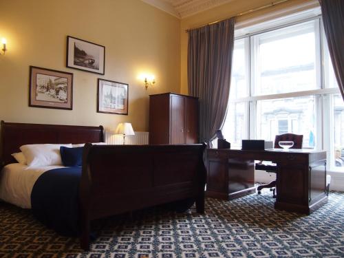 Thistle Hotel - image 3