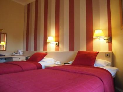 Thistle Hotel - image 9