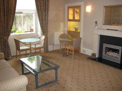 Kew House - image 10