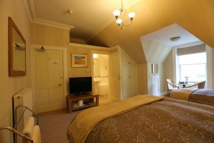Kew House - image 11