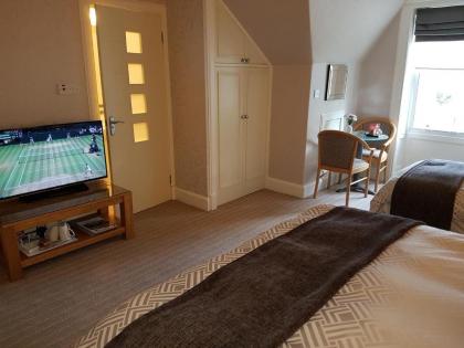 Kew House - image 4