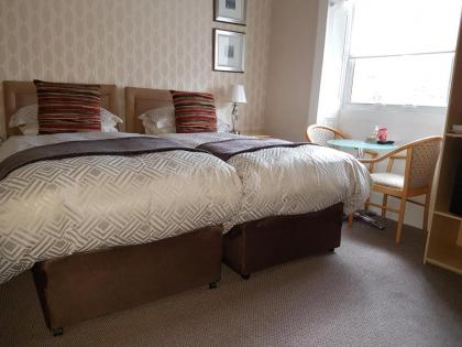Kew House - image 6