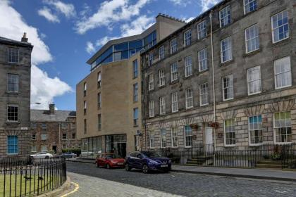 Ten Hill Place - image 12