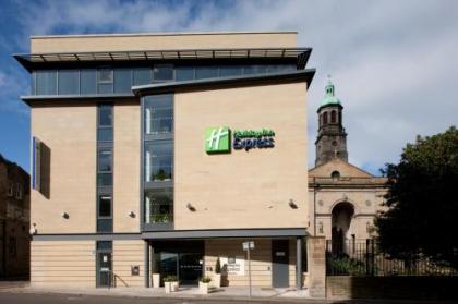 Holiday Inn Express Edinburgh - Royal Mile - image 1