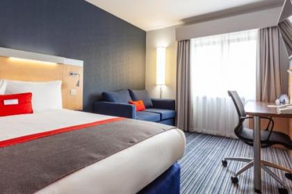 Holiday Inn Express Edinburgh - Royal Mile - image 11